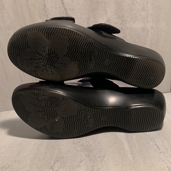 Dansko Women's Black Leather Small Studs Slip On Flat Platform Summer Sandals - Picture 5 of 12